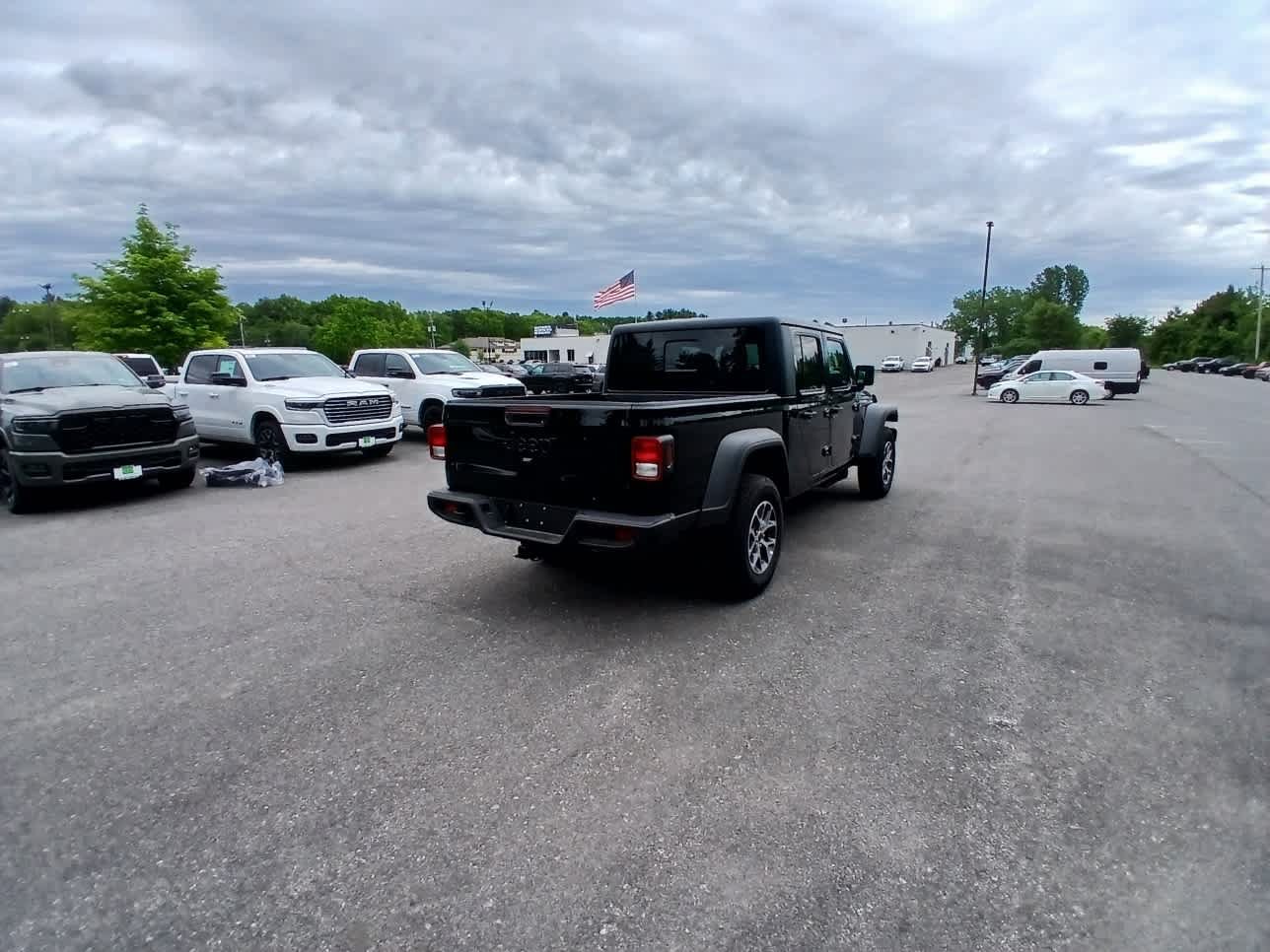New 2026 Jeep Gladiator Sport AWD/4WD image 4
