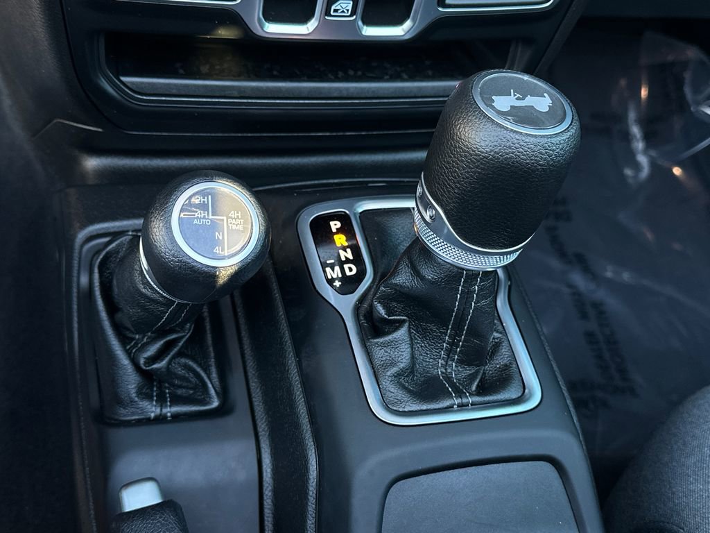 Used 2025 Jeep Wrangler Unlimited Sahara w/ Safety Group image 27