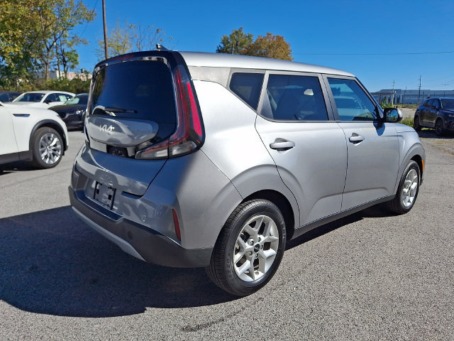 Used 2023 Kia Soul LX w/ LX Technology Package FWD image 6