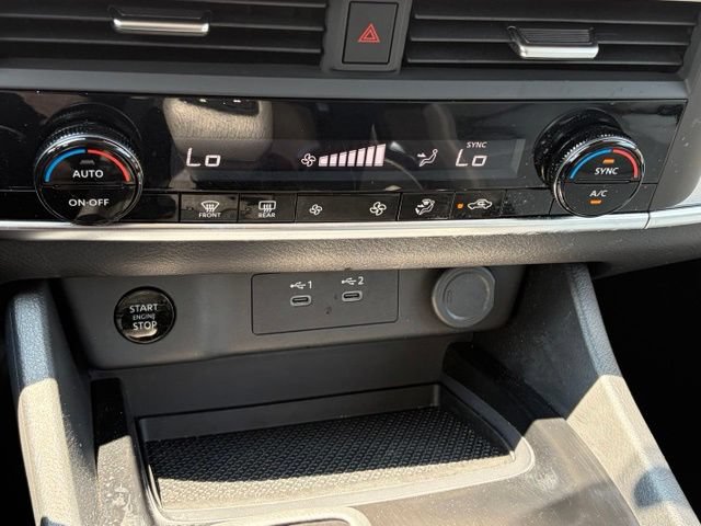 Certified 2025 Nissan Rogue SV AWD/4WD image 22
