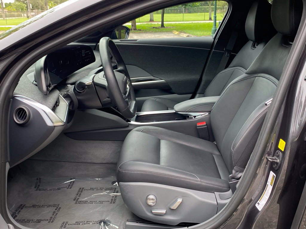 Used 2024 Lucid Air Pure RWD image 17