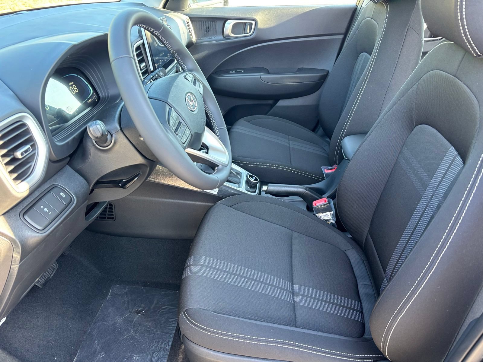 Used 2026 Hyundai Venue SEL FWD image 11
