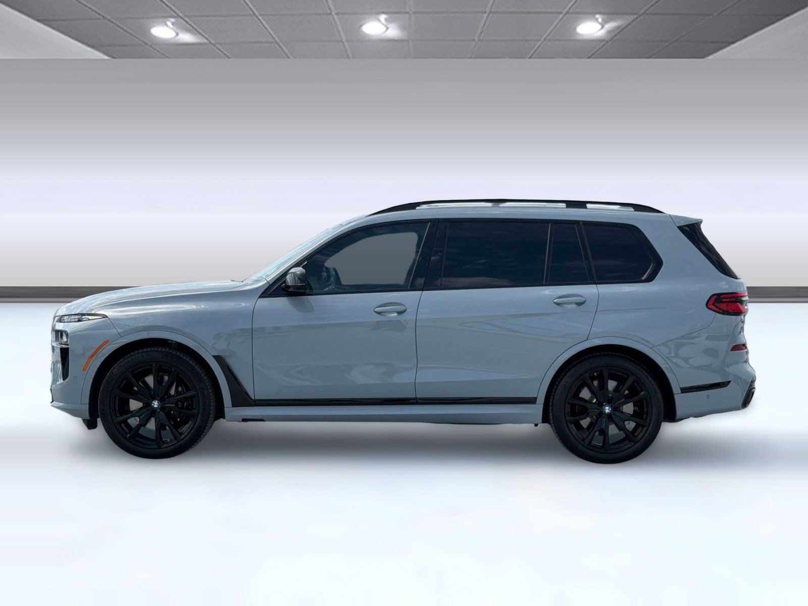 Used 2025 BMW X7 M60i AWD/4WD image 2