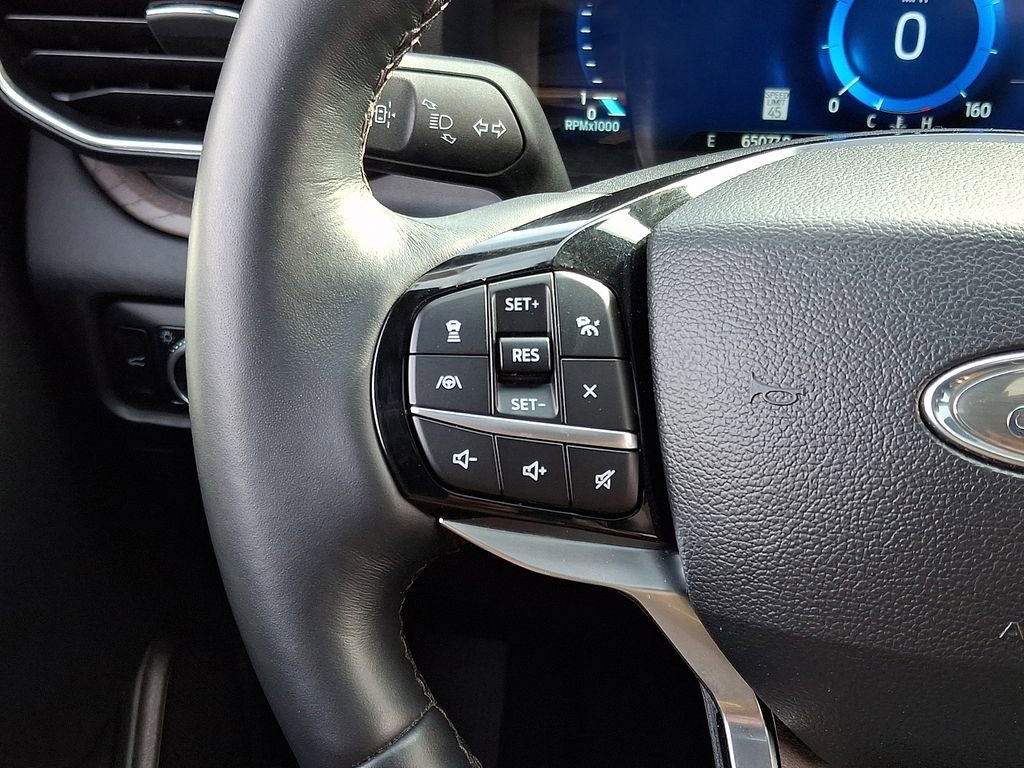 Used 2023 Ford Explorer Platinum w/ Technology Package image 24