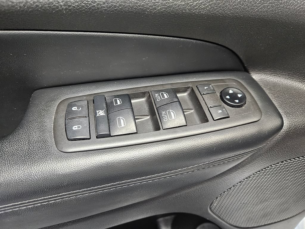 Used 2021 Jeep Grand Cherokee Altitude AWD/4WD image 10