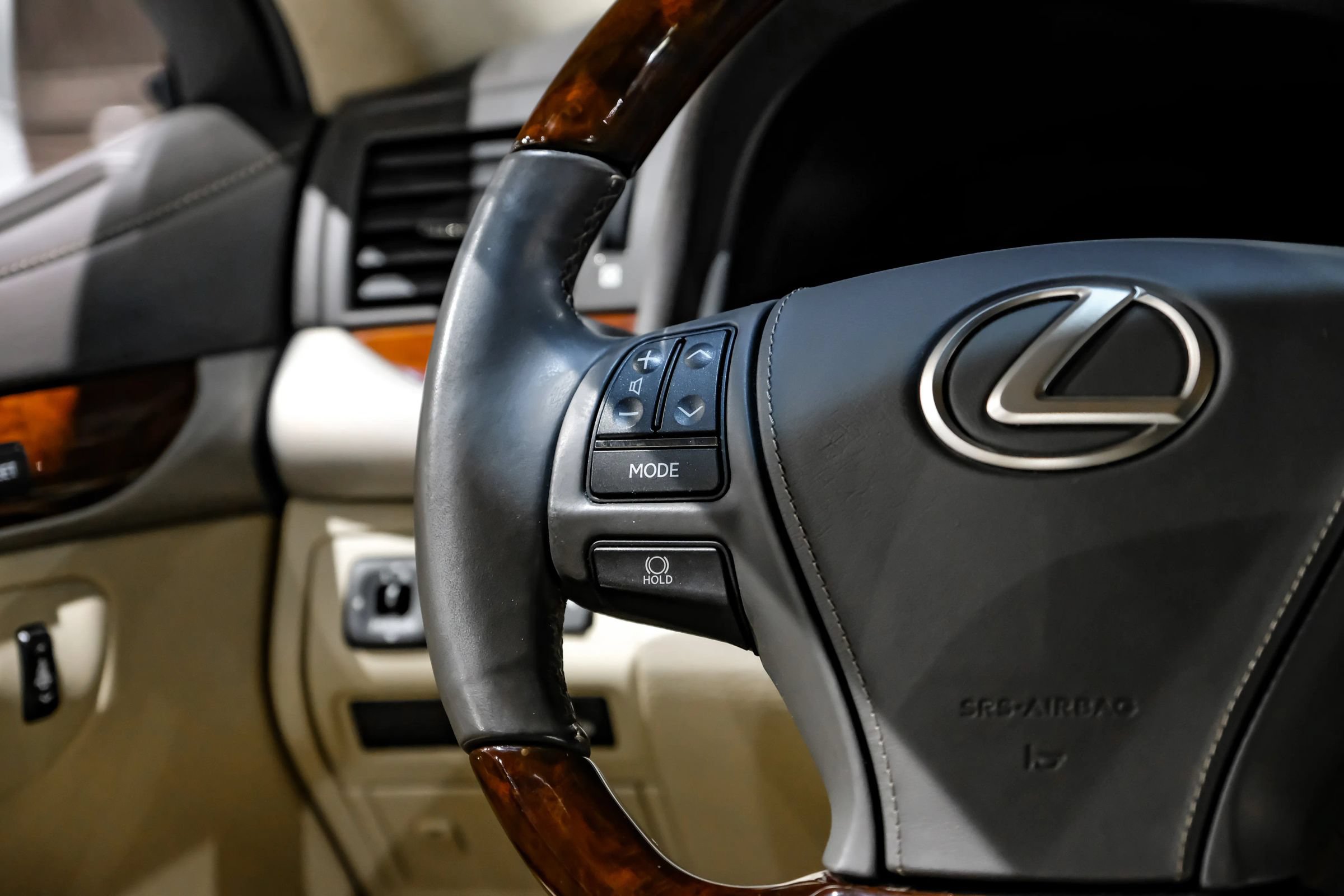 Used 2015 Lexus LS 460 L RWD image 15