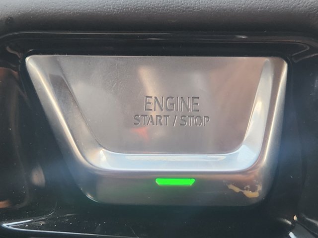 Used 2025 GMC Yukon AT4 Ultimate AWD/4WD image 19