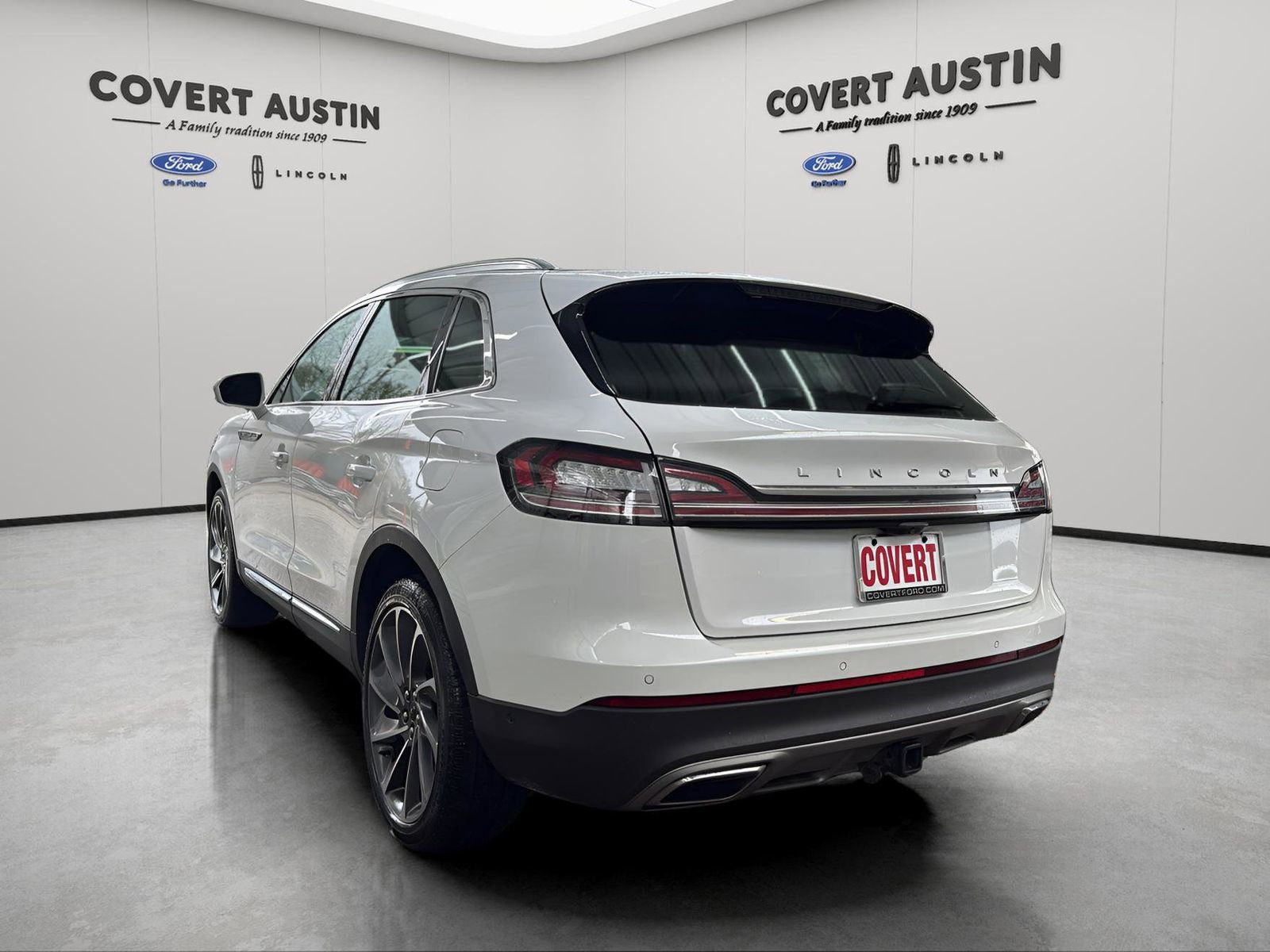 Certified 2022 Lincoln Nautilus Reserve w/ Equipment Group 201A image 3