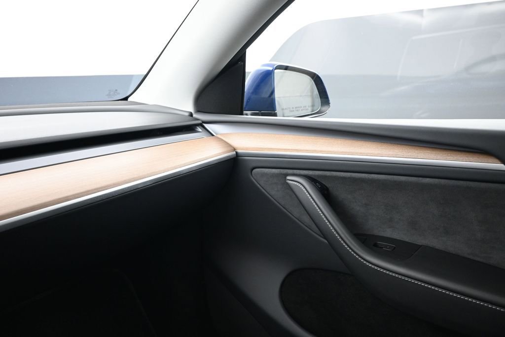 Used 2023 Tesla Model Y AWD image 15