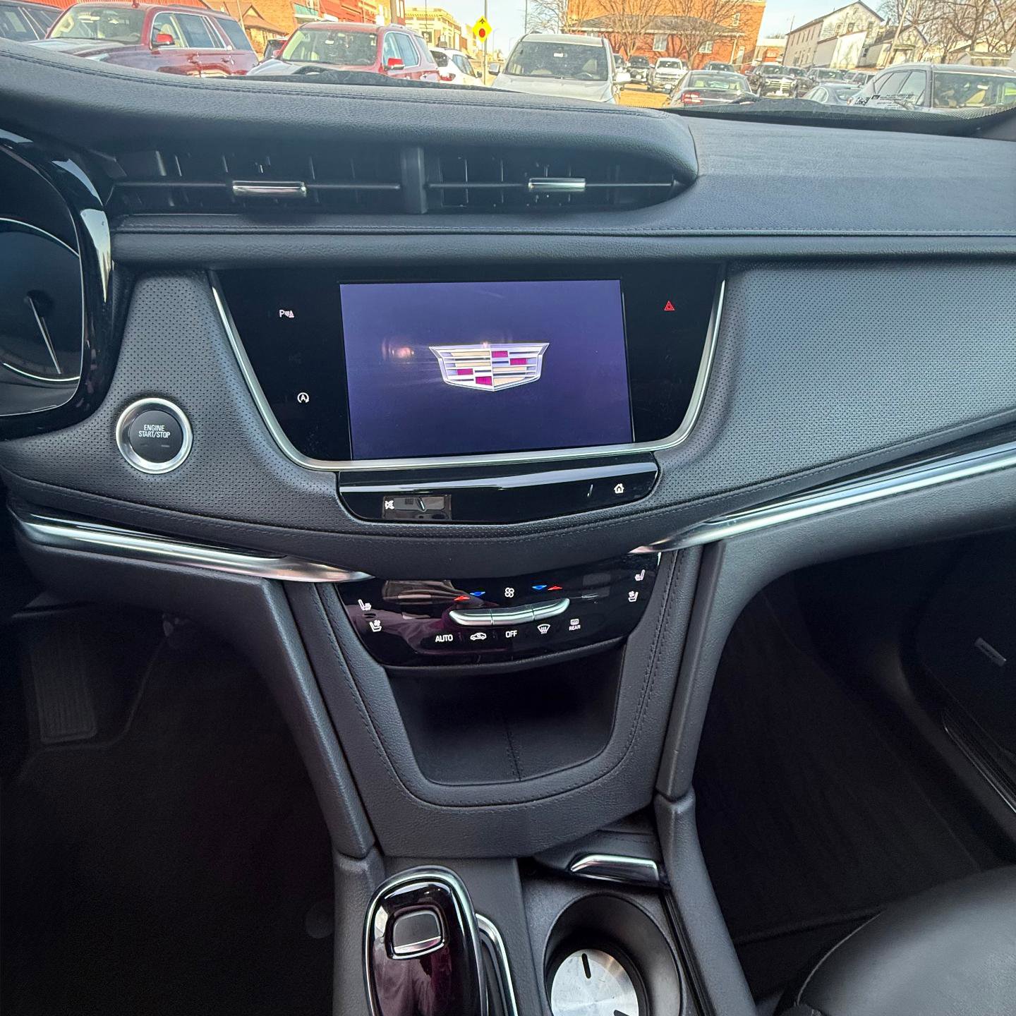 Used 2025 Cadillac XT5 Premium Luxury image 5