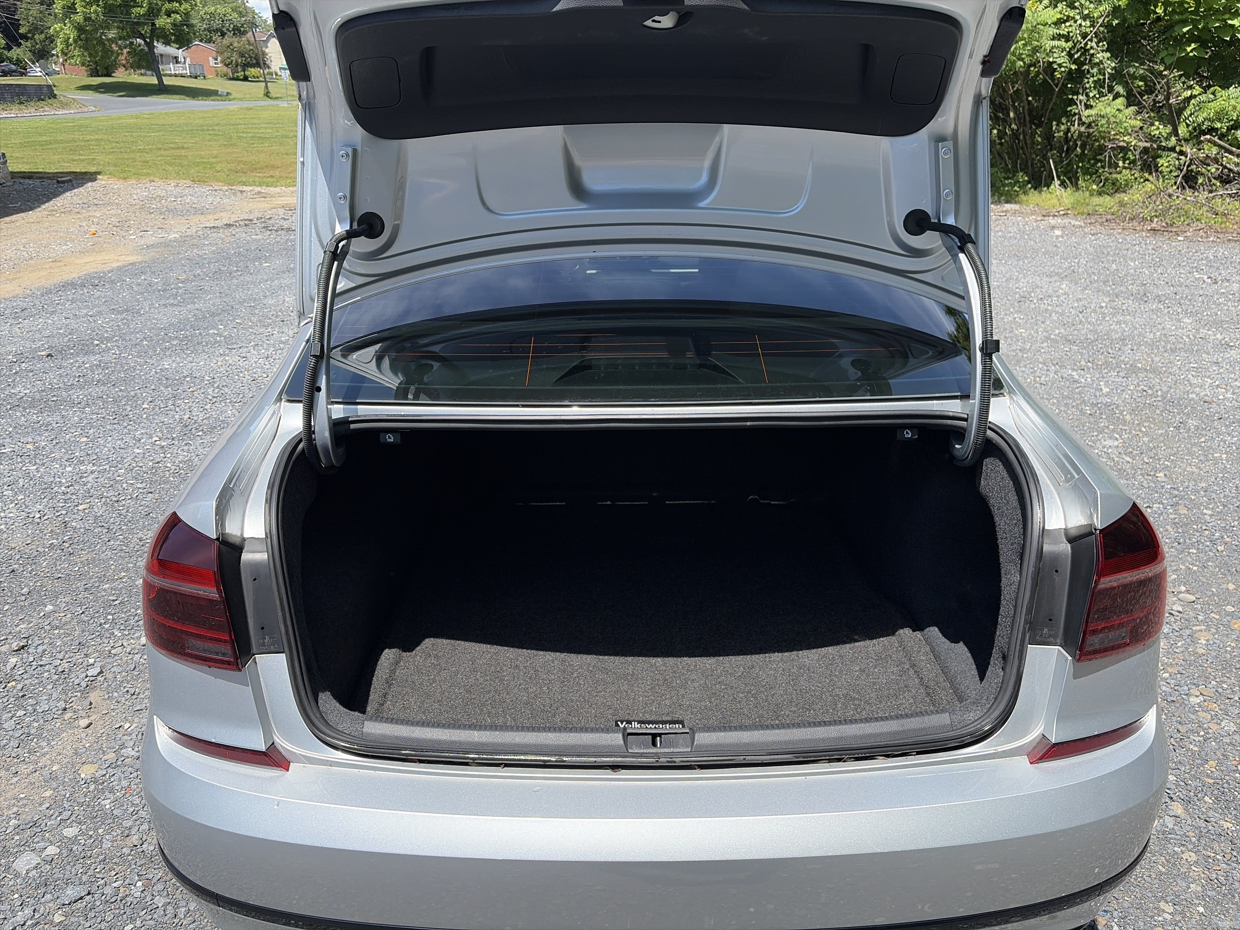Used 2018 Volkswagen Passat 3.6 FWD image 26