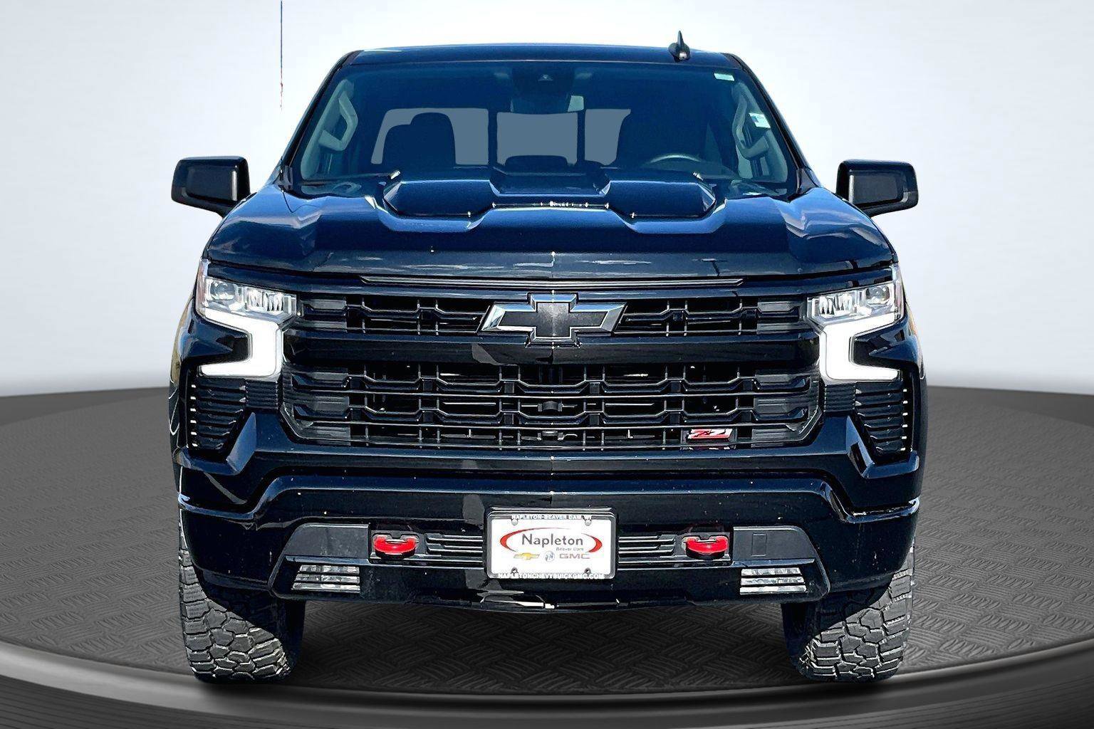 Used 2024 Chevrolet Silverado 1500 LT Trail Boss w/ Convenience Package II AWD/4WD image 3