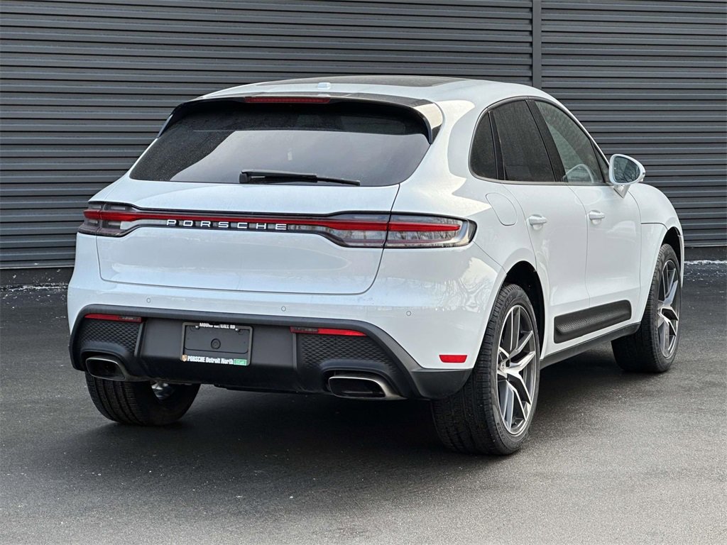 Certified 2025 Porsche Macan image 5