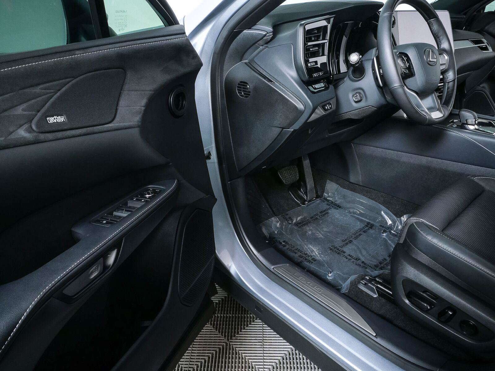 Used 2026 Lexus RX 450h AWD w/ Convenience Package image 8