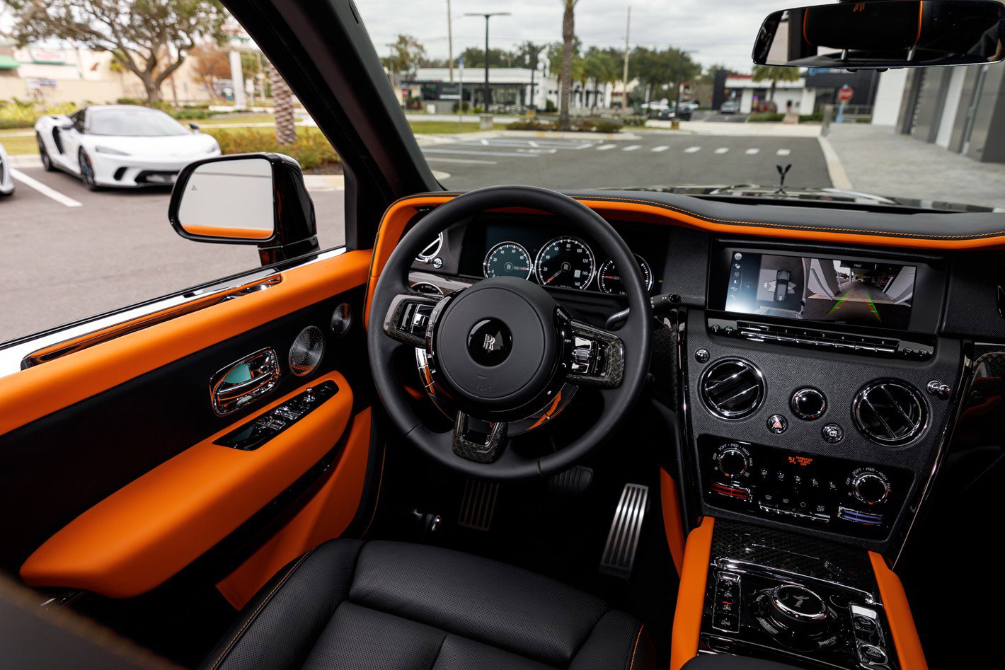 Used 2022 Rolls-Royce Cullinan Black Badge w/ Dark Exterior Package image 53