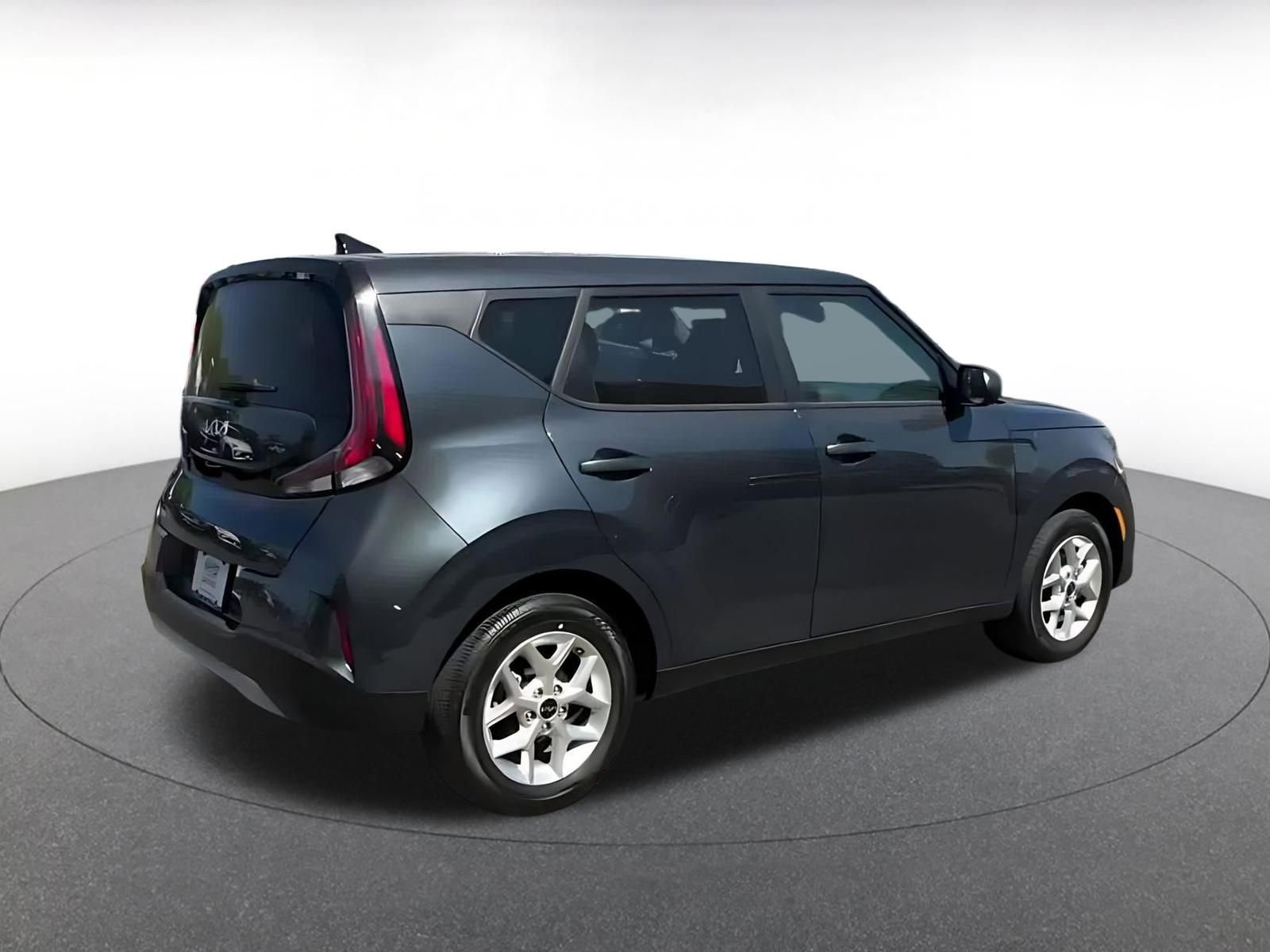 Used 2025 Kia Soul LX w/ LX Technology Package image 12