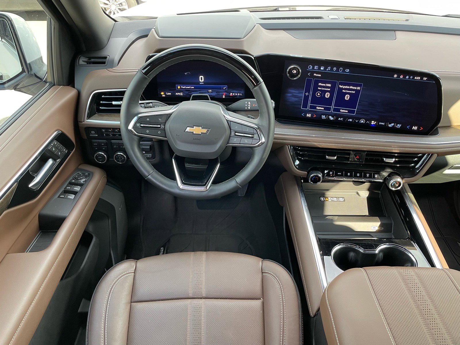 Used 2025 Chevrolet Suburban High Country image 5