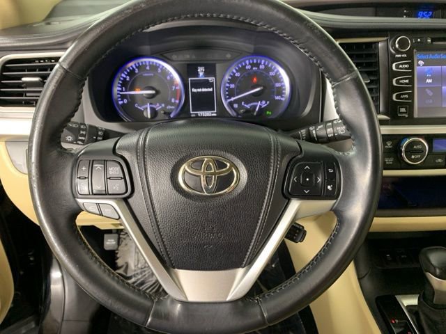 Used 2014 Toyota Highlander Limited image 24