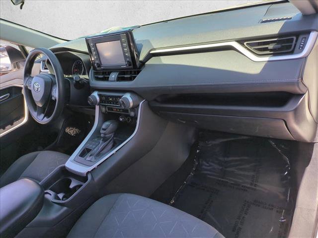 Used 2020 Toyota RAV4 XLE AWD/4WD image 21