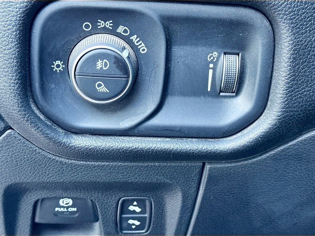 Used 2024 RAM 1500 Lone Star image 12