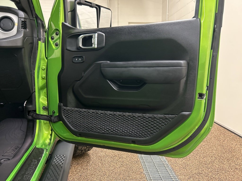 Used 2025 Jeep Gladiator Sport image 16