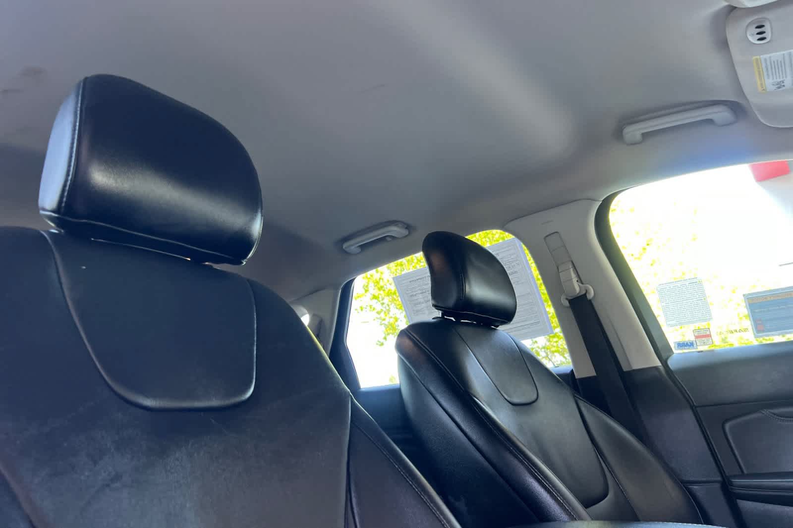 Used 2018 Ford Edge Titanium FWD image 18