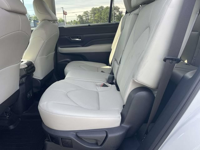Used 2025 Toyota Grand Highlander FWD image 15
