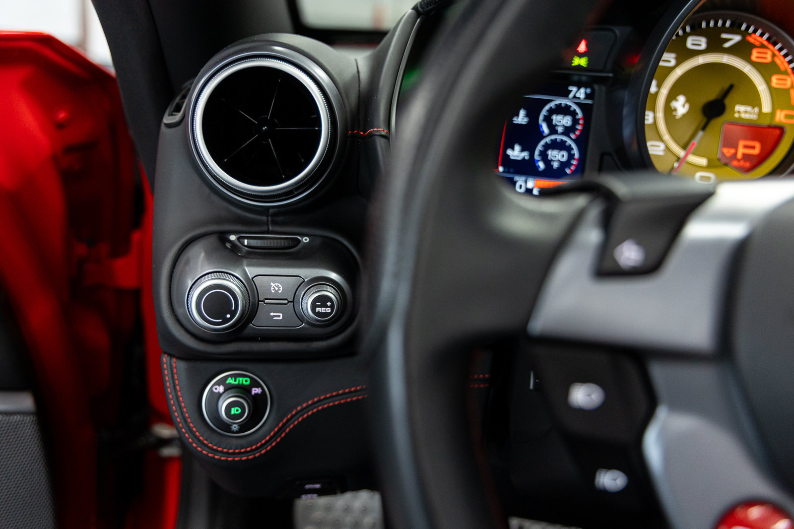 Used 2020 Ferrari Portofino RWD image 37