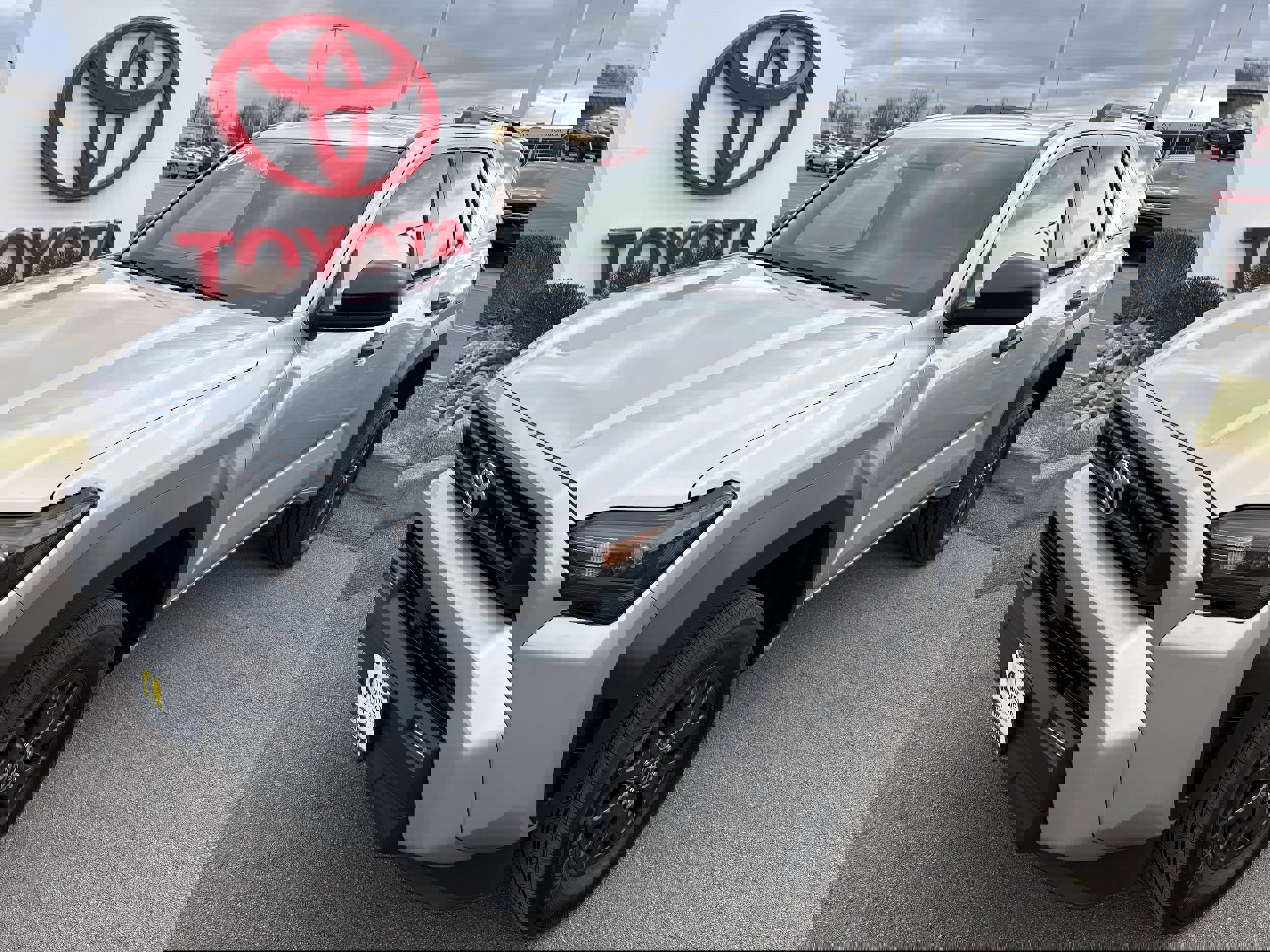 Certified 2025 Toyota 4Runner SR5 AWD/4WD image 1