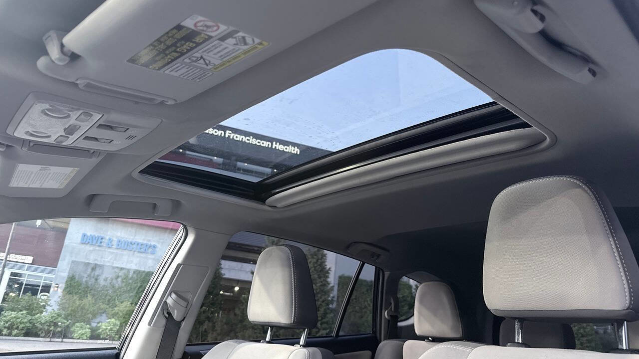 Used 2014 Toyota RAV4 XLE AWD/4WD image 40