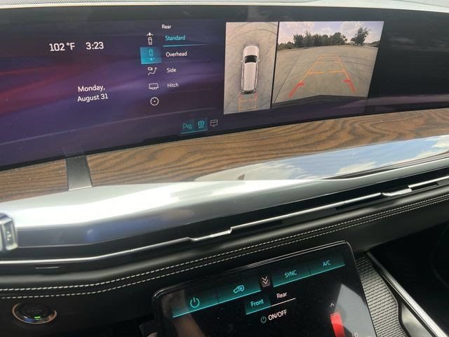 New 2026 Cadillac Escalade Platinum Sport w/ LPO, ONYX Package AWD/4WD image 17