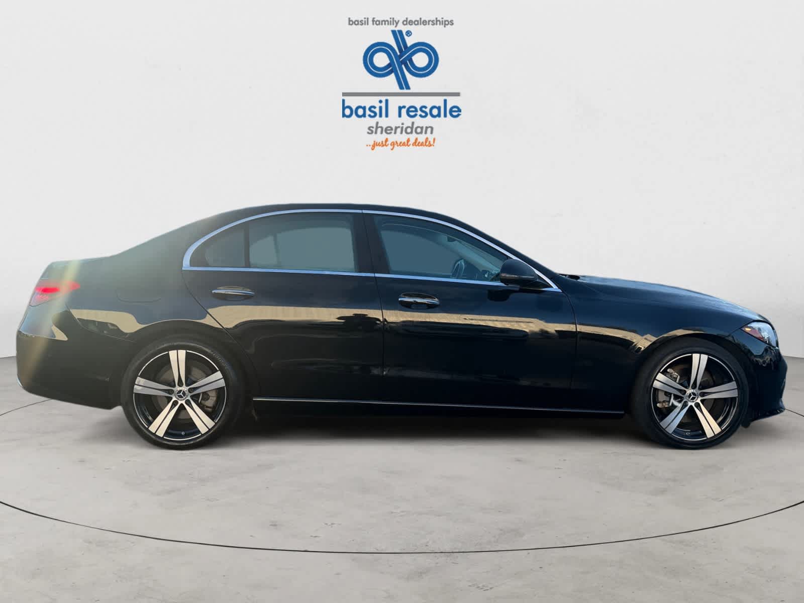 Used 2025 Mercedes-Benz C 300 4MATIC Sedan image 8