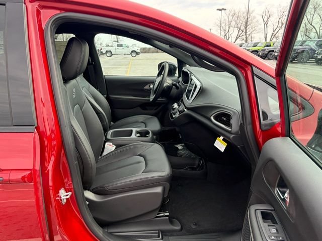 New 2026 Chrysler Pacifica Select w/ S Appearance Package FWD image 29
