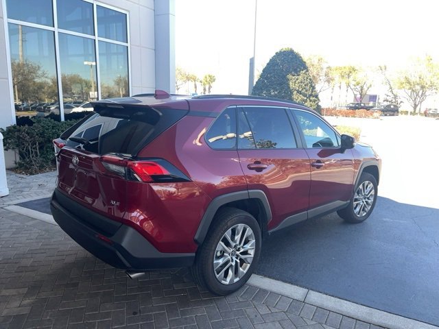 Used 2023 Toyota RAV4 XLE Premium image 5