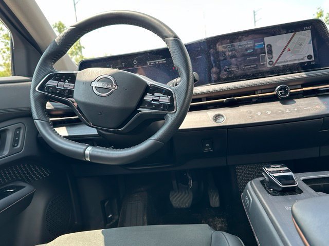 Used 2023 Nissan Ariya AWD image 11