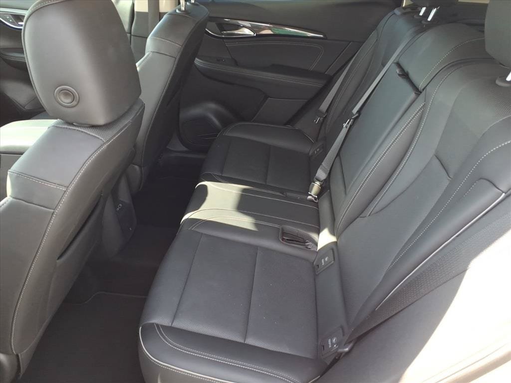 Used 2023 Buick Envision Essence FWD image 12