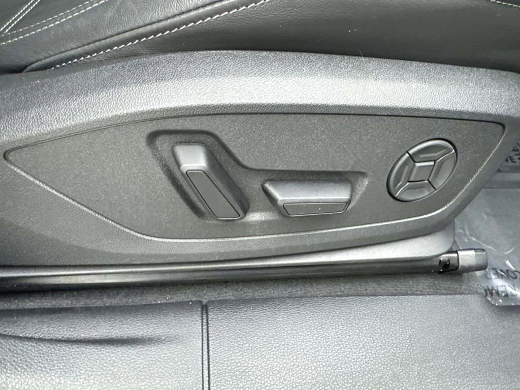 Used 2024 Audi Q3 2.0T Premium Plus w/ Premium Plus Package image 48