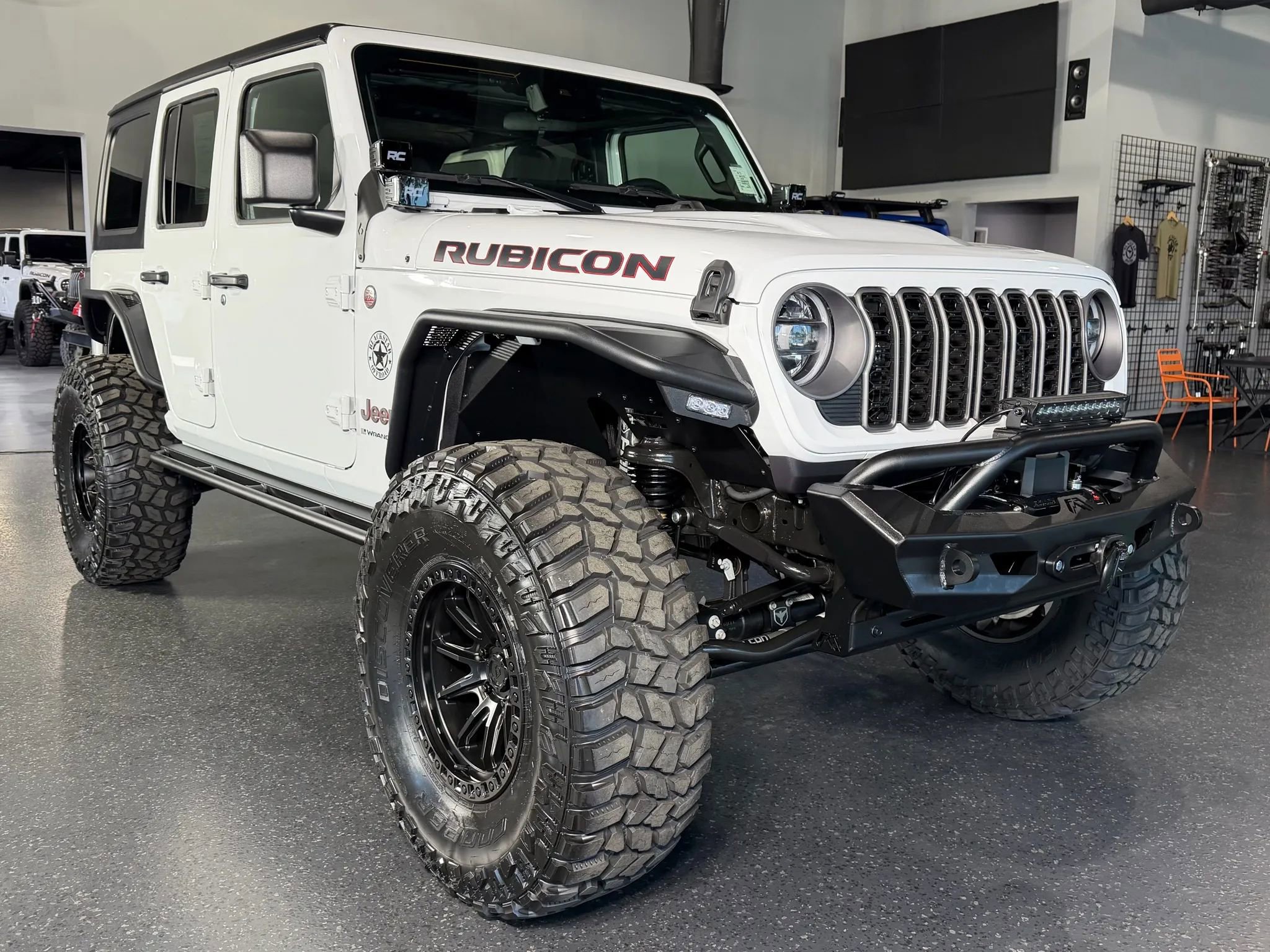 Used 2025 Jeep Wrangler Unlimited Rubicon AWD/4WD image 2