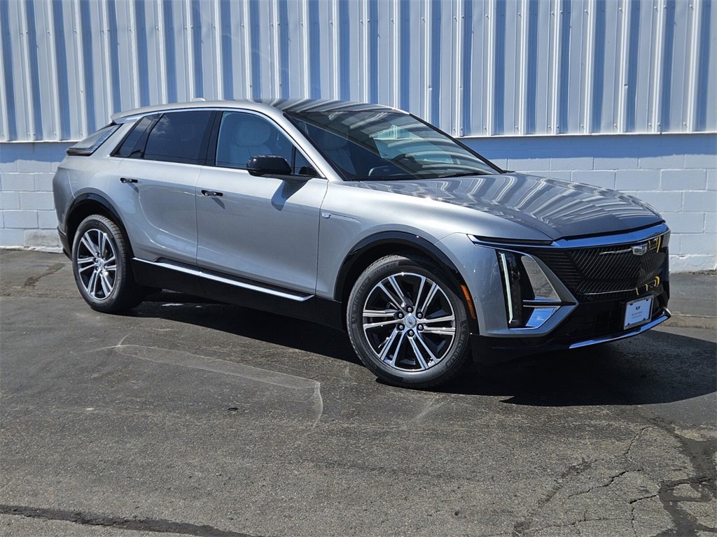 New 2025 Cadillac Lyriq Luxury w/ LPO, Floor Liner Package