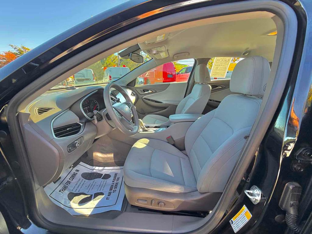 Used 2020 Chevrolet Malibu LT image 13