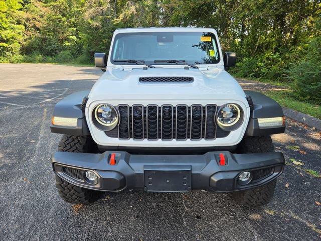 Used 2024 Jeep Gladiator Mojave w/ Technology Group AWD/4WD image 2