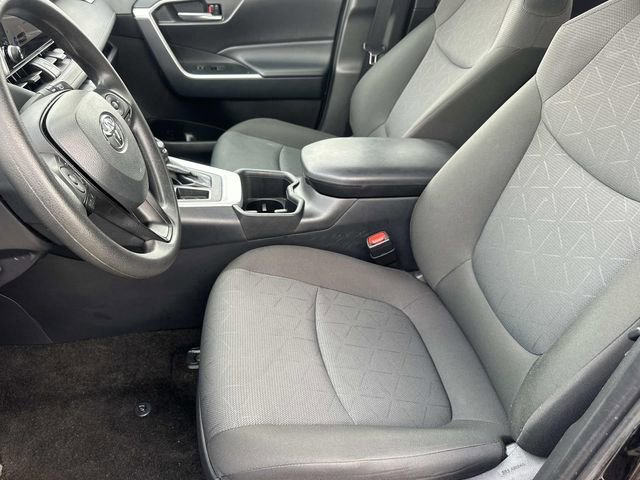 Used 2025 Toyota RAV4 XLE FWD image 18