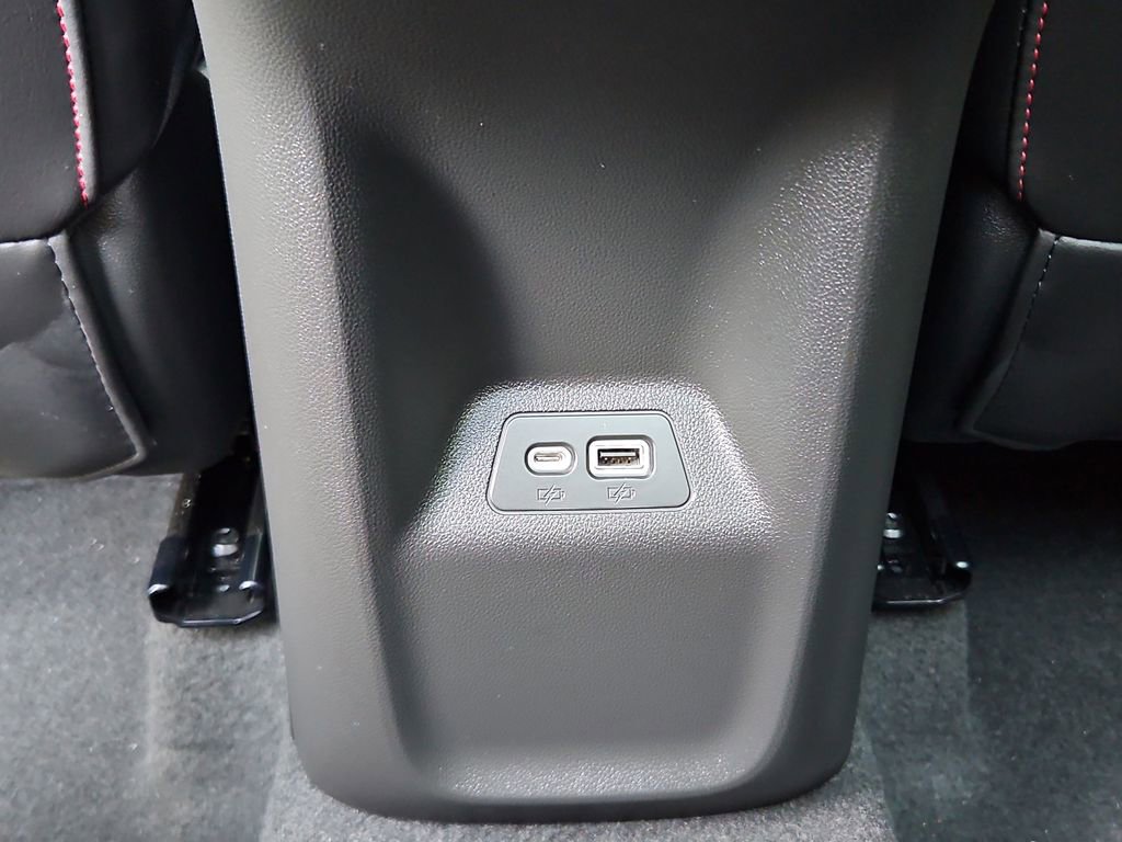 Used 2023 Buick Envision Essence w/ Sport Touring Package AWD/4WD image 28