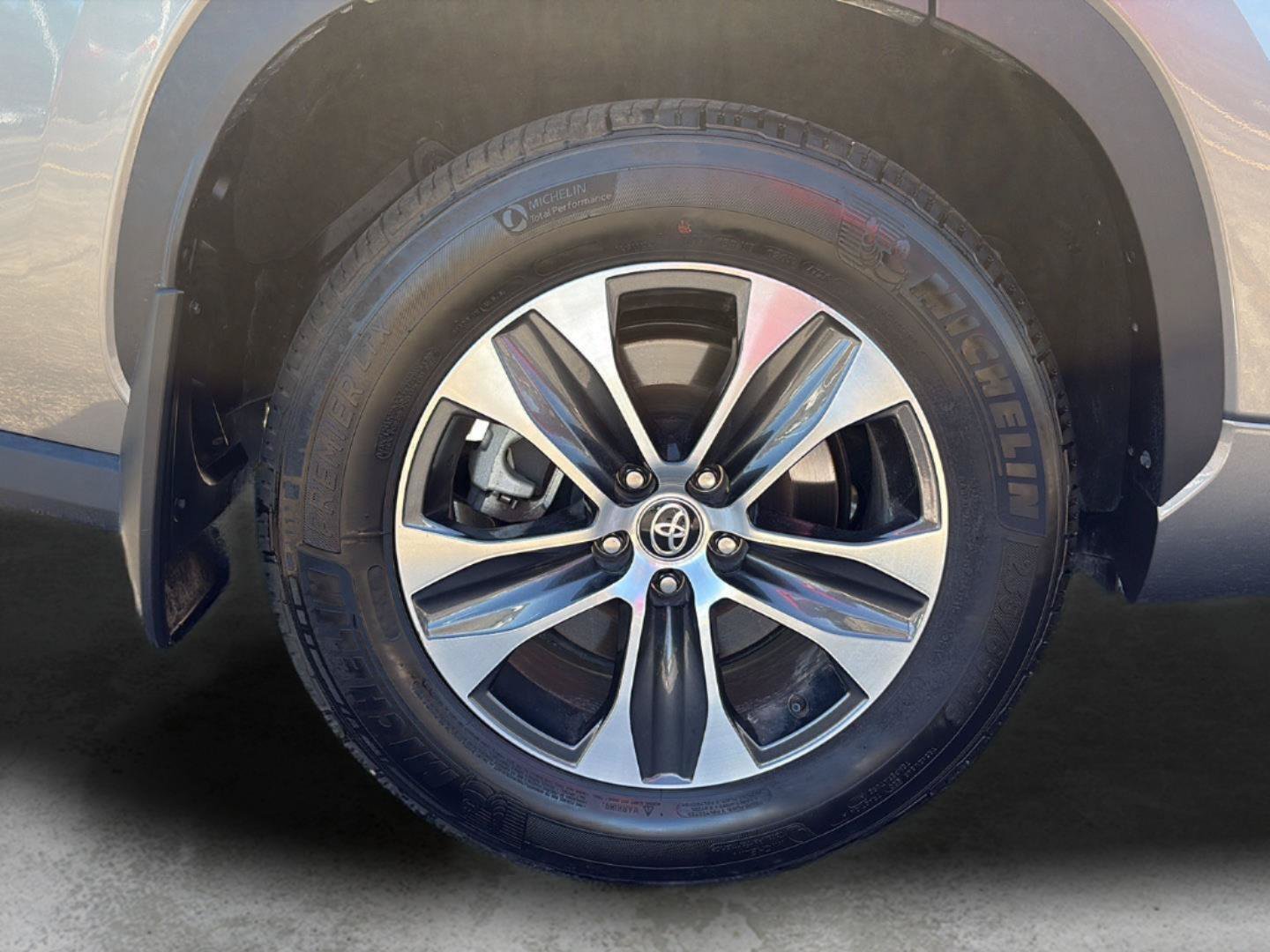 Used 2026 Toyota Highlander XLE AWD/4WD image 23