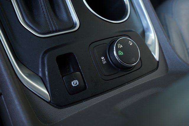 Used 2020 Chevrolet Traverse LT w/ LT Premium Package image 24