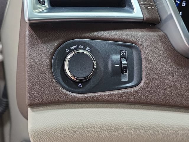 Used 2014 Cadillac SRX Luxury w/ Driver Awareness Package AWD/4WD image 24