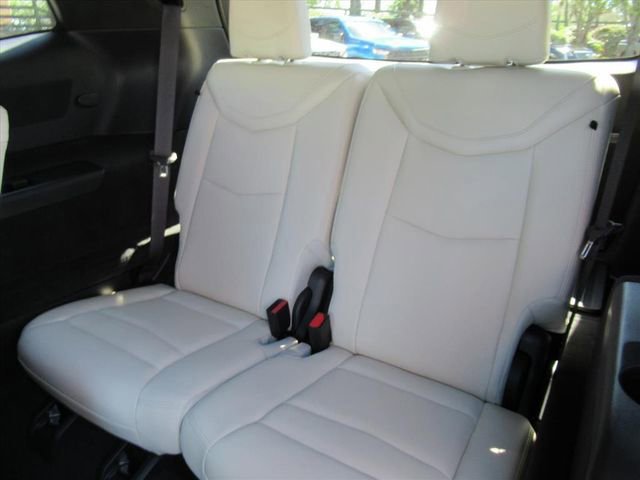Used 2024 Cadillac XT6 Sport w/ Technology Package AWD/4WD image 39