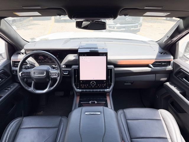 Used 2025 GMC Yukon XL Denali AWD/4WD image 19