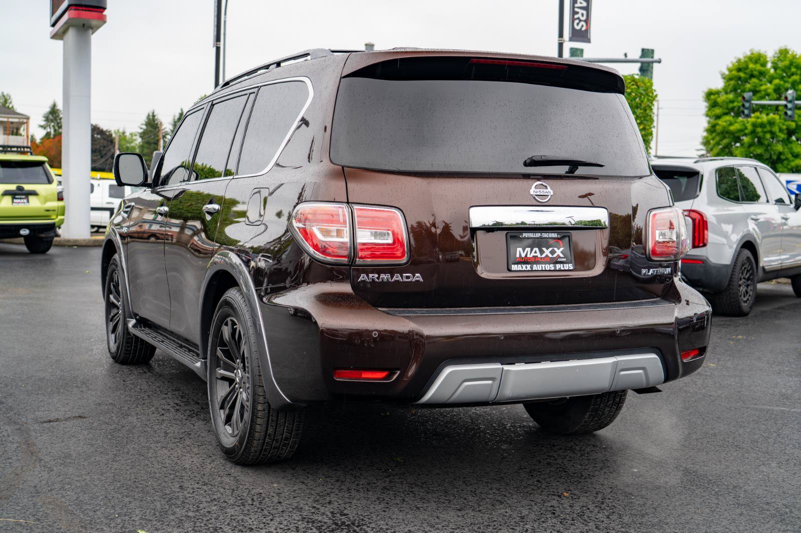 Used 2017 Nissan Armada Platinum w/ Captain Seat Package AWD/4WD image 12