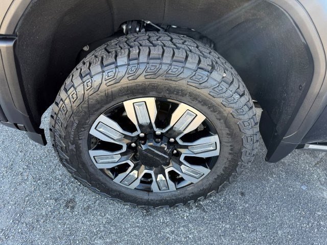 Used 2024 GMC Sierra 2500 Denali w/ Denali Reserve Package image 9